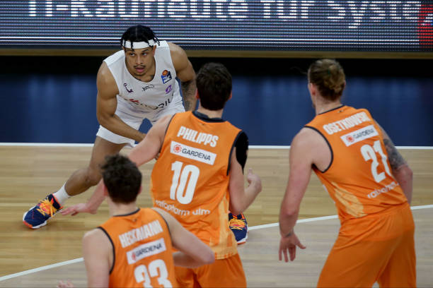 更是球队士 更是球队士